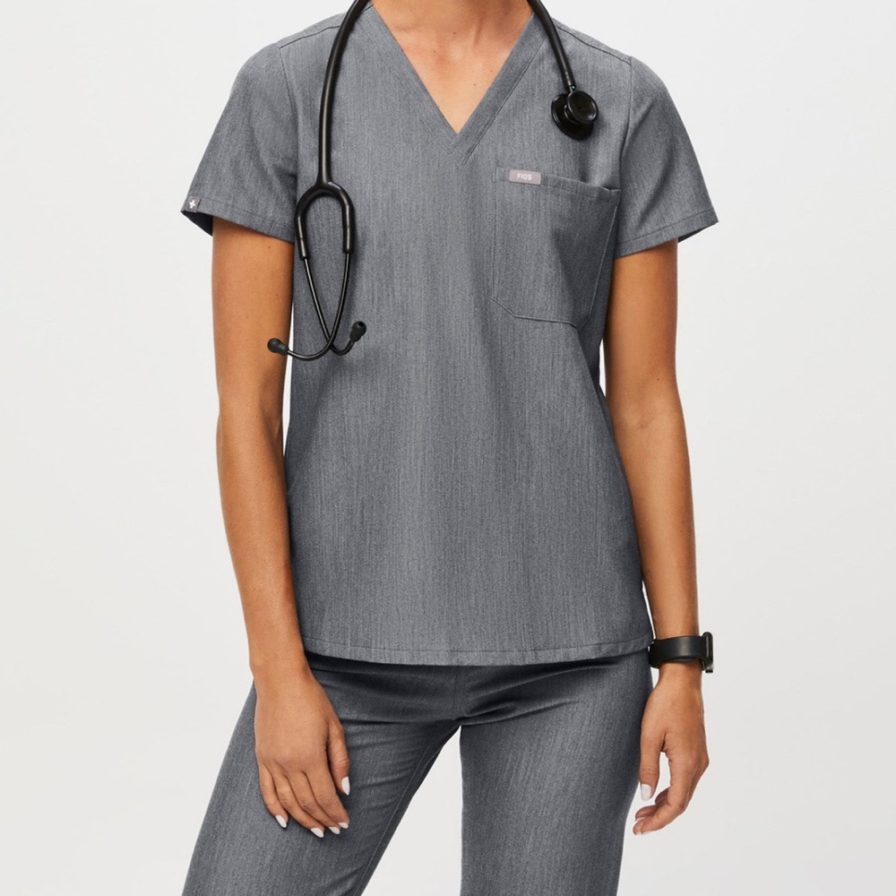 Figs Catarina One Pocket Scrub Top - small - graphite